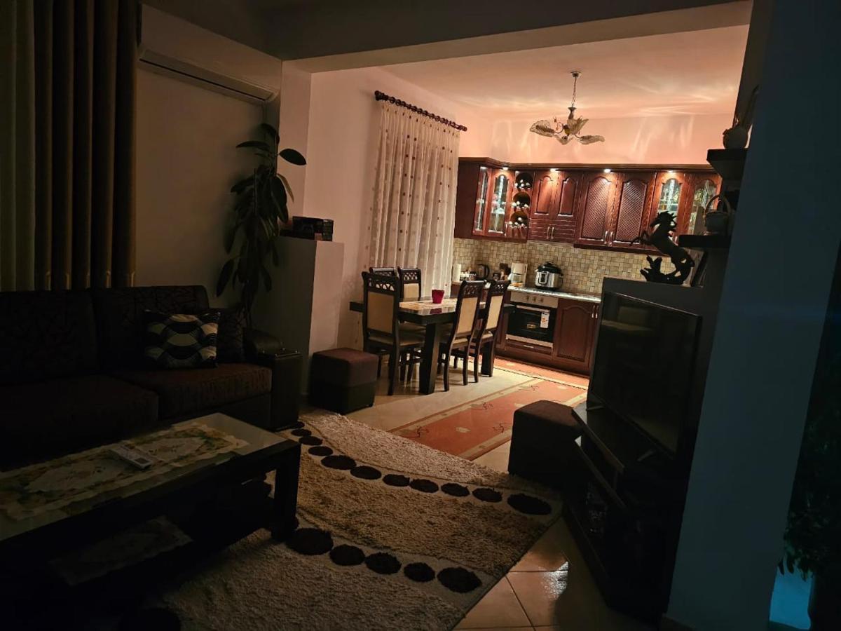 Guesthouse Iljaz Berat Zewnętrze zdjęcie