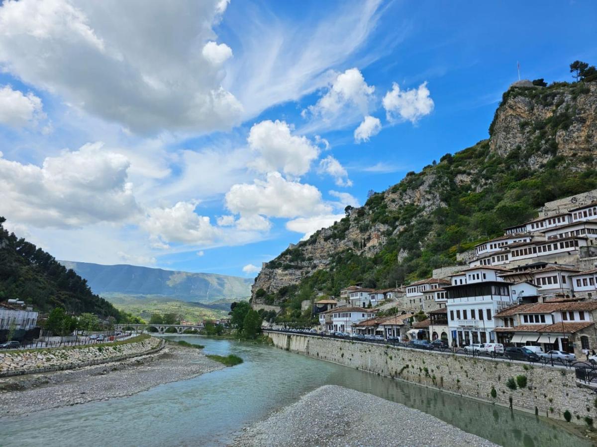 Guesthouse Iljaz Berat Zewnętrze zdjęcie