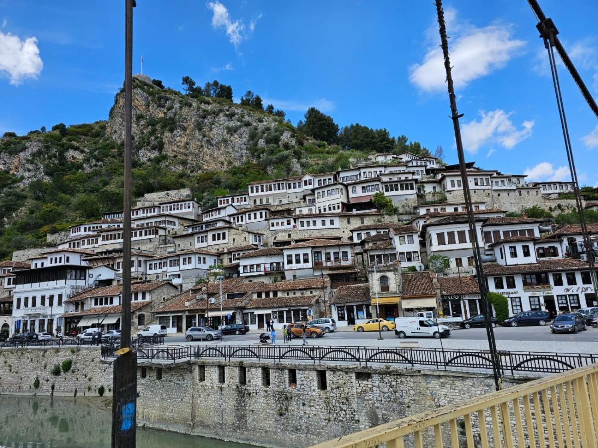 Guesthouse Iljaz Berat Zewnętrze zdjęcie