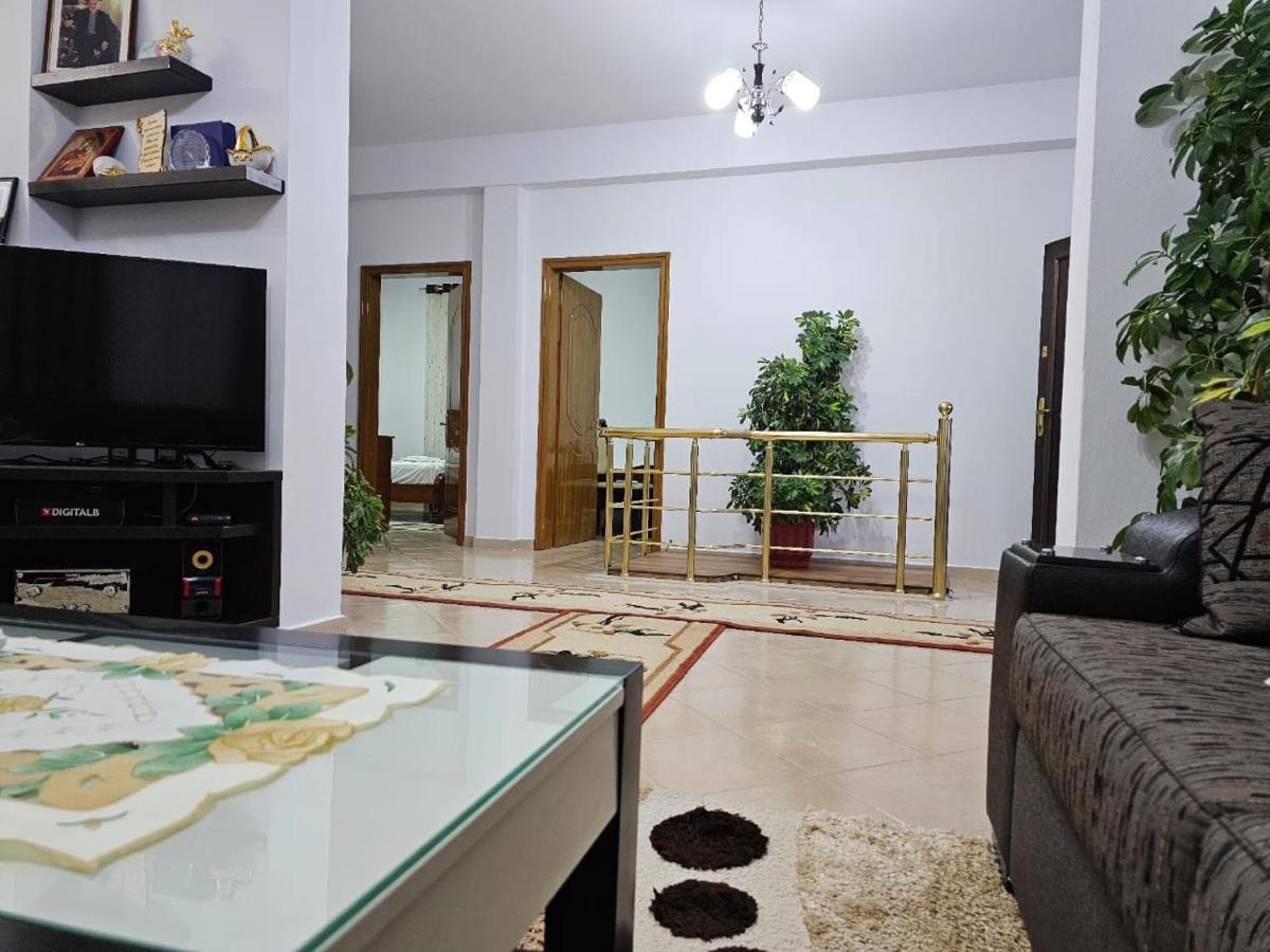 Guesthouse Iljaz Berat Zewnętrze zdjęcie