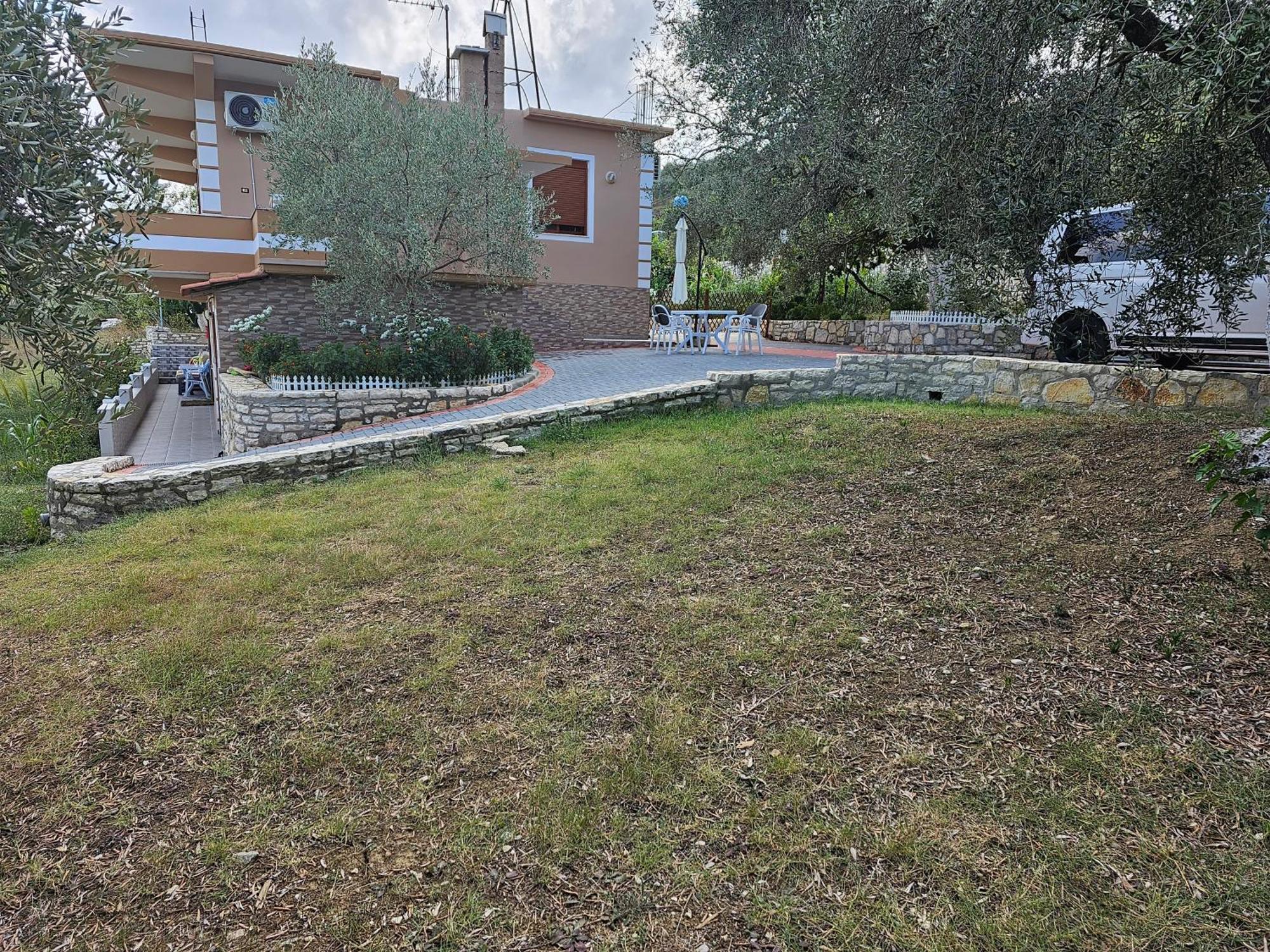 Guesthouse Iljaz Berat Zewnętrze zdjęcie