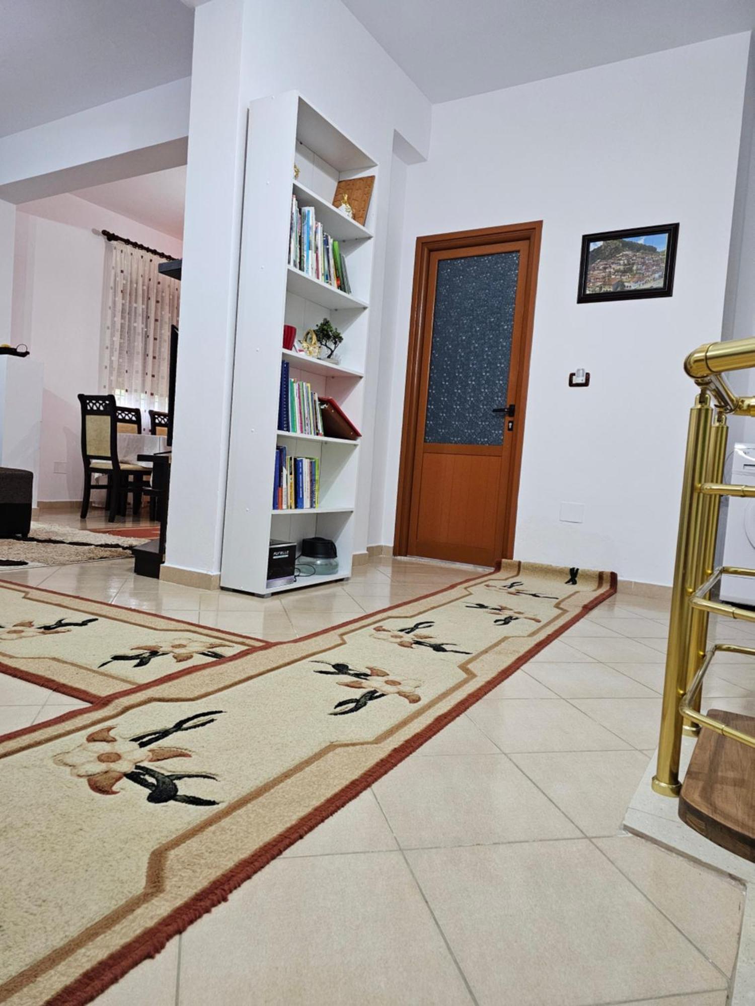 Guesthouse Iljaz Berat Zewnętrze zdjęcie