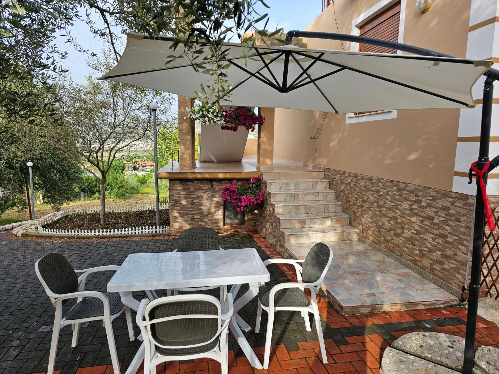 Guesthouse Iljaz Berat Zewnętrze zdjęcie